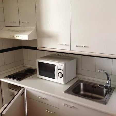 Apartment 3000 *